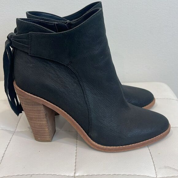 Vince Camuto LINFORD black side zip booties with black tassel - Picture 3 of 9